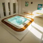 Village Cap France La Bolle 홀리데이파크 3*