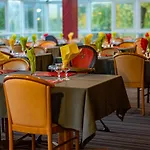 Village Cap France La Bolle 홀리데이파크 3*